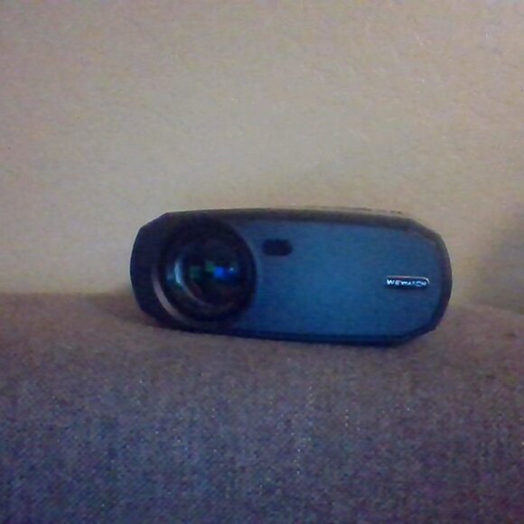 1080-p optical digital portable high-definition multimedia powerful projector - Picture 3 of 7